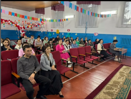 күзгі жоспарға сәйкес мектептің 1-11 сынып жетекшілерімен жиналыс өтті