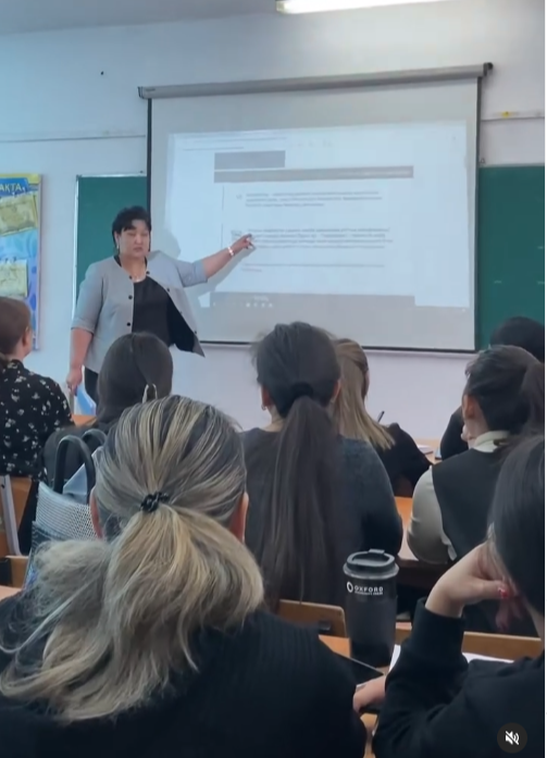 Ағымдағы жылдың 27-наурызы күні мектеп директорының оқу ісі жөніндегі орынбасары Абдраймова Ф.Қ басшылығымен пән мұғалімдерімен отырыс өтті.