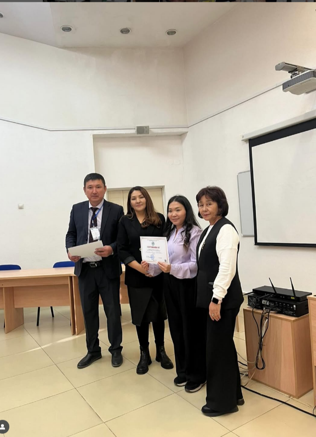 Мұғалімдер арасында өткен облыстық пән олимпиадасында Н.Алдабергенов атындағы орта мектептің ағылшын тілі пәні мұғалімі Кушагенова Жанна Қайратовна өз шеберлігін дәлелдеп, жүлделі ІІ орынды иеленді.