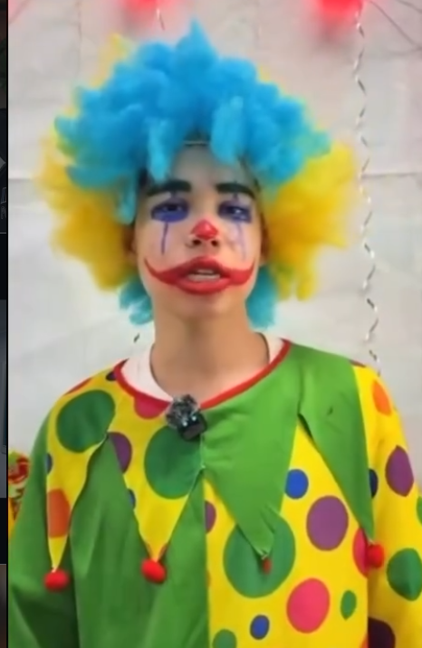 Мектебіміздің өзін-өзі басқару ұйымы мен мектеп оқушылары келіп жеткен,Жаңа жыл мерекесімен ата-аналар мен ұстаздарды шын жүректен құттықтайды